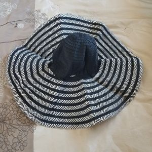 Calvin Klein beach hat, never worn